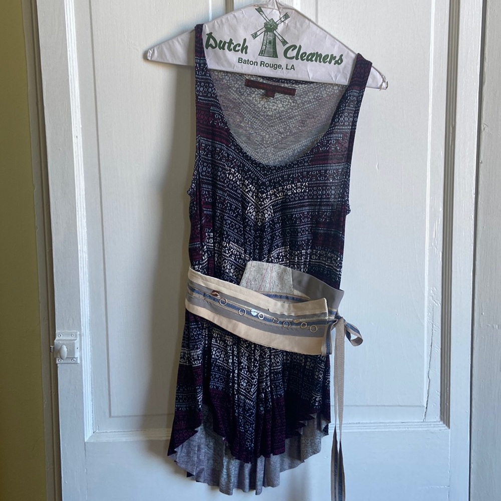 A common thread tunic! Gorgeous patterns and waste belt.